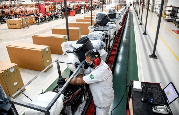 Linha de montagem de motocicletas no Polo Industrial de Manaus em debate industrial