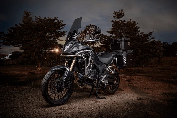 Honda CB500X trail média no Brasil