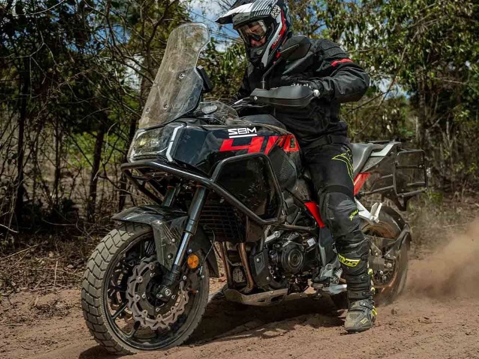 Shineray SBM 400SS em estrada